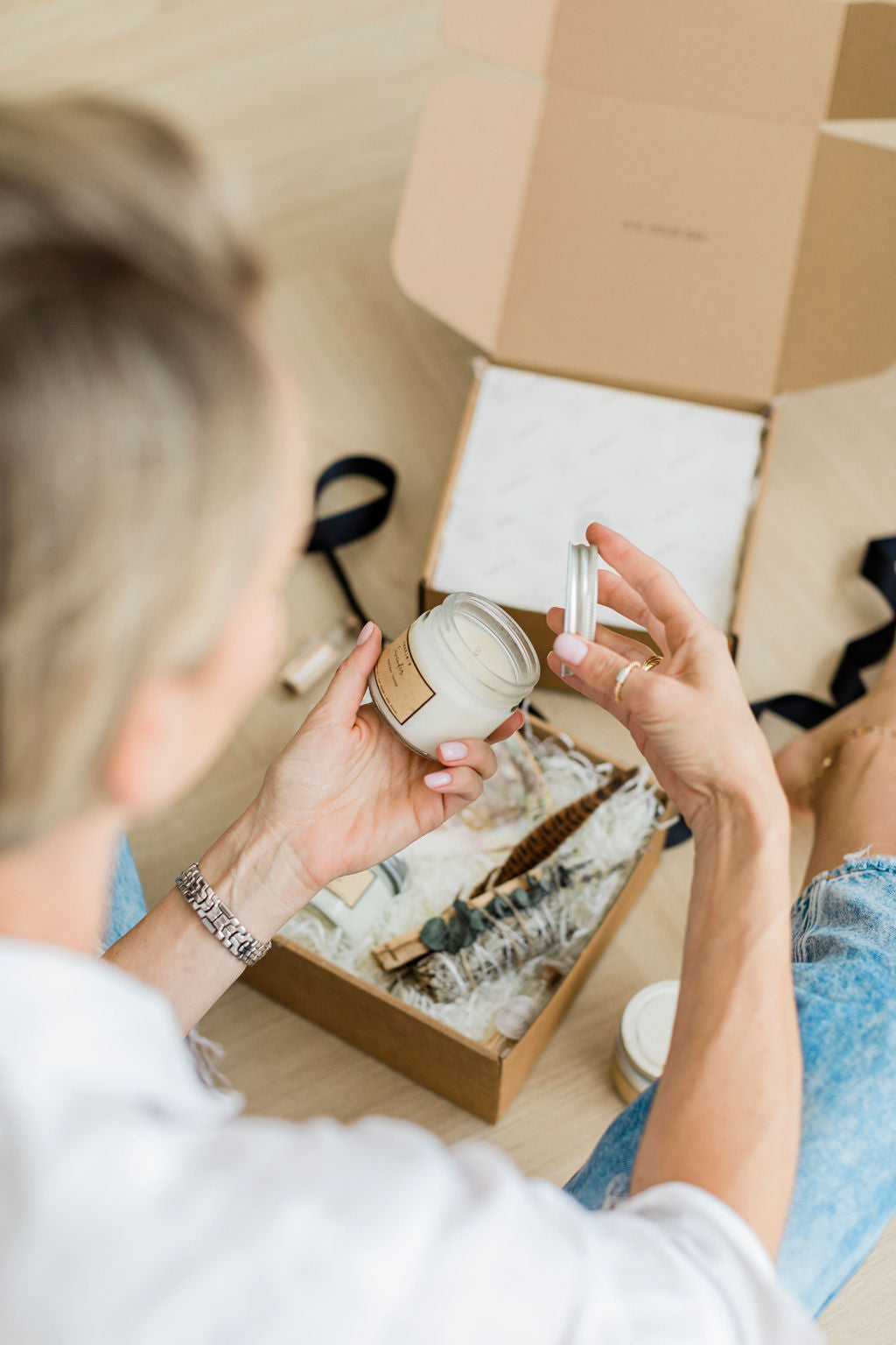 The Art of Thoughtful Gifting: Beyond the Price Tag โ THE GFT BOX gift studio